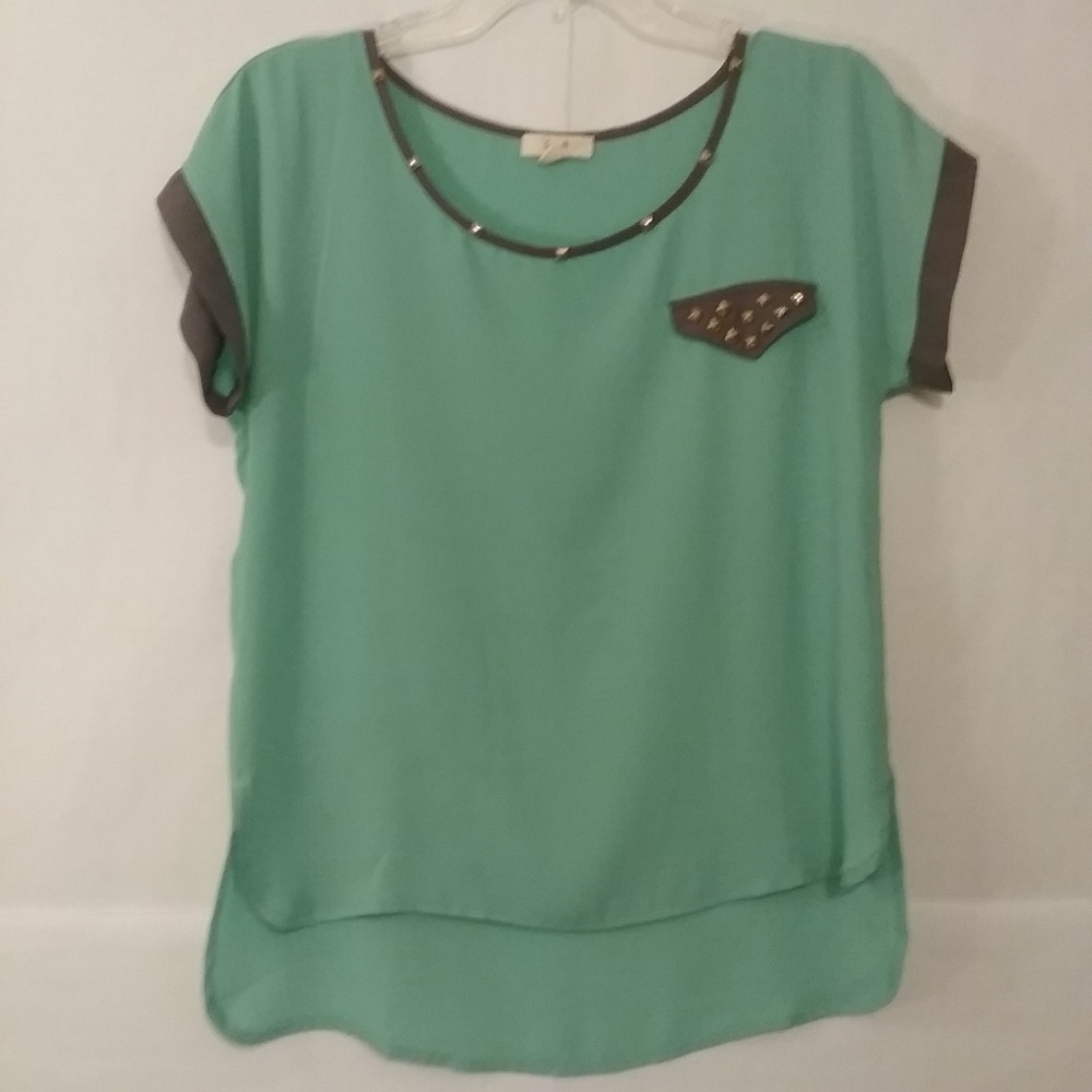 E Hanger M Blouse Seafoam green studded Small